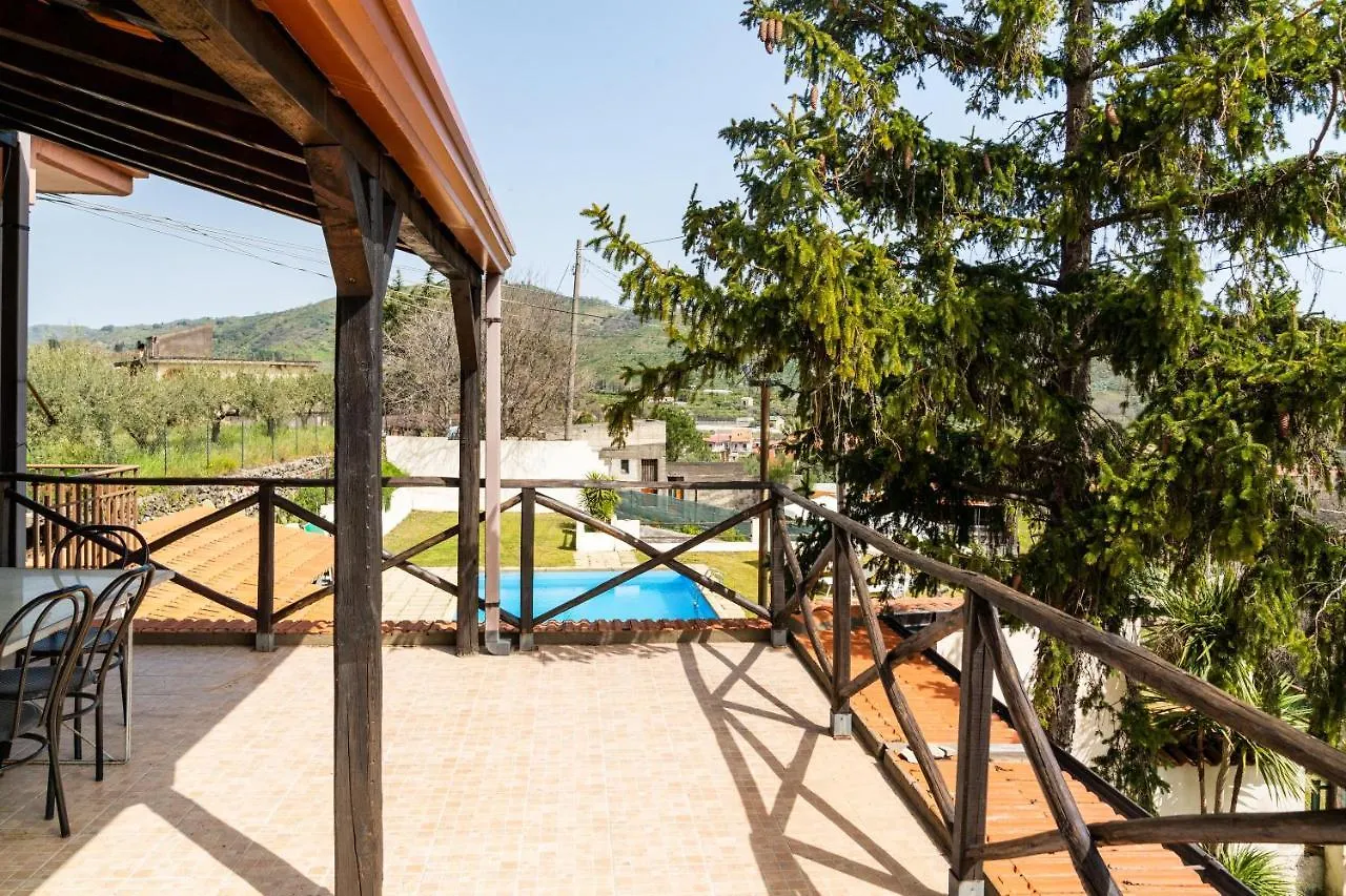 Villa Immersa Nel Verde Dell Etna Piedimonte Etneo Itália