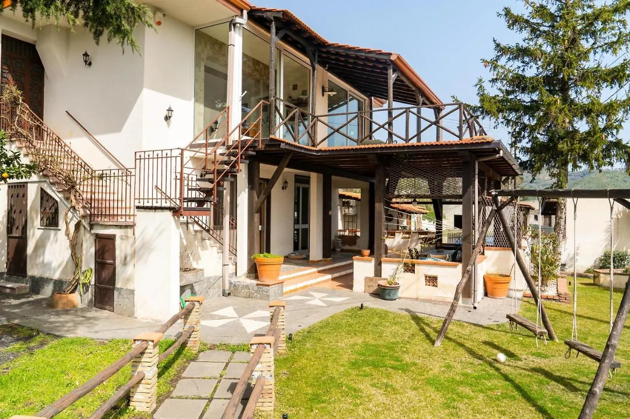 Villa Immersa Nel Verde Dell Etna Piedimonte Etneo Itália